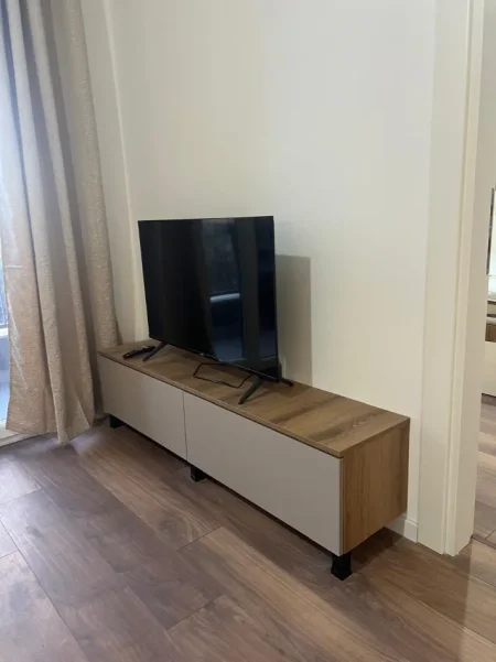 Tirane, jepet me qera apartament 1+1 Kati 3, 