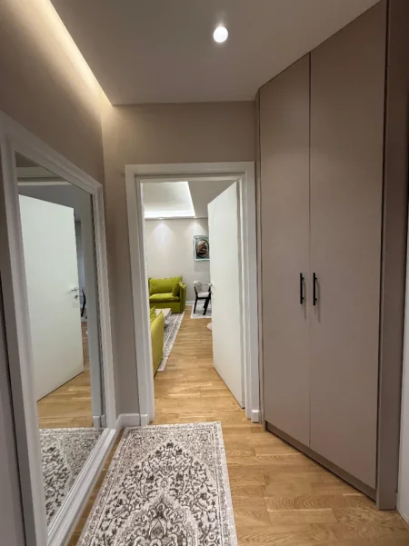 Tirane, jepet me qera apartament 1+1 Kati 1, 85.000 LEKE (KOPSHTI BOTANIK)