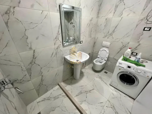Tirane, jepet me qera apartament 1+1+Ballkon Kati 1, 66 m² 130.000 € (5 Maji)