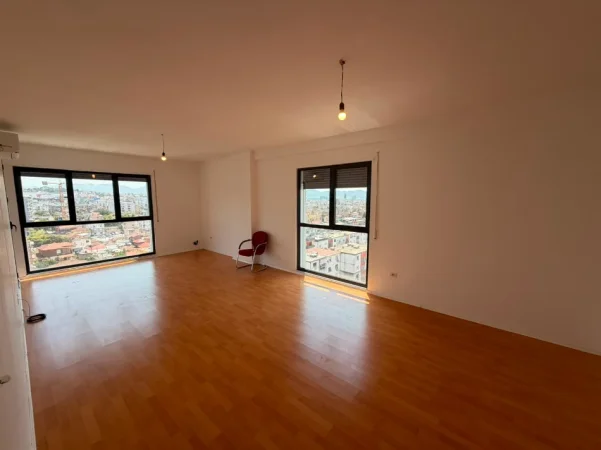 Me Qira - 3 Ambiente Pune 2wc & 1Bllkn || Kati i 8-të || (📍Porcelan - Kompleksi ASL, Godina 1), me pamje fantastike || 105 m² Çmimi: 58,000 Leke/Muaj
