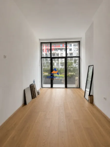 Tirane, jepet me qera ambjent biznesi Kati 0, 24 m² 536 € 