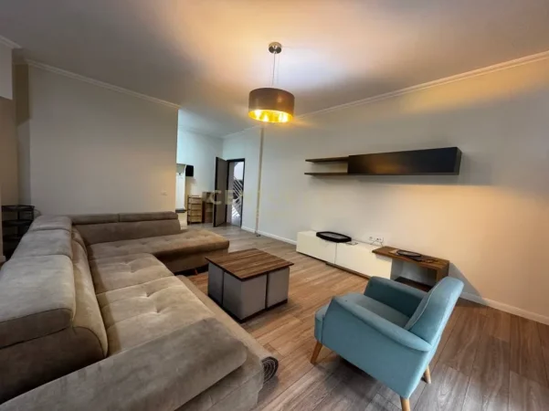 Tirane, shitet apartament 2+1+Aneks+Ballkon Kati 2, 240.000 €