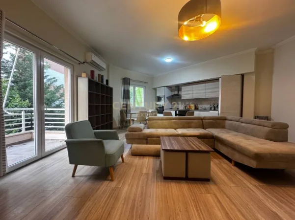 Tirane, shitet apartament 2+1+Aneks+Ballkon Kati 2, 240.000 €