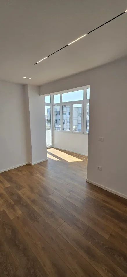Tirane, shitet apartament 1+1 Kati 11, 65 m² 165.000 € (21 DHJETORI)