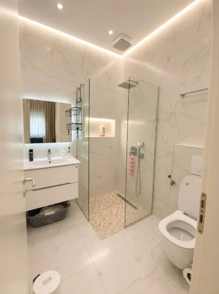Tirane, jepet me qera apartament 2+1 Kati 5, 80 m² 850 €