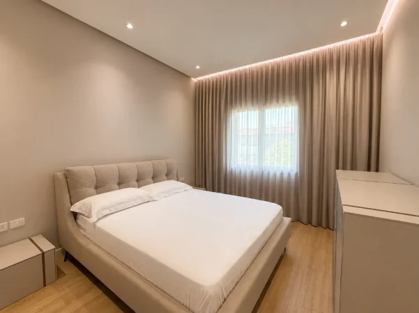 Tirane, jepet me qera apartament 2+1 Kati 5, 80 m² 850 €