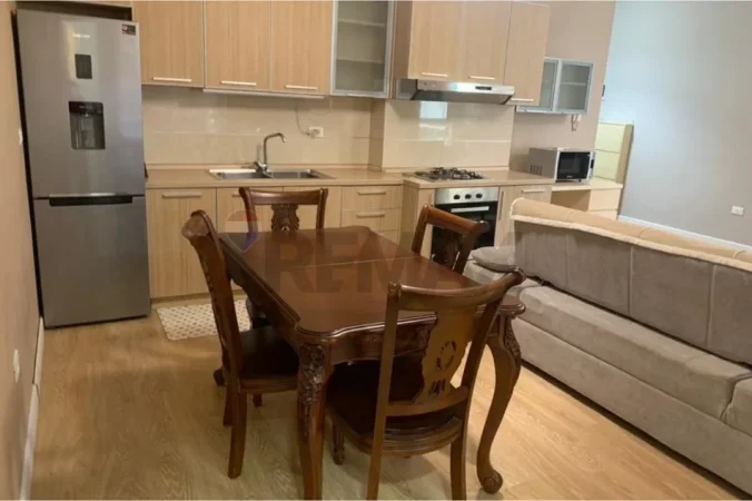Tirane, jepet me qera apartament 1+1+Ballkon Kati 1, 80 m² 550 € (Eduart Mano)