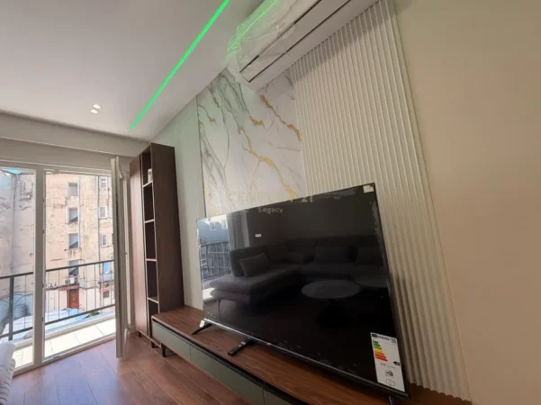 Tirane, jepet me qera apartament 2+1+Aneks Kati 2, 90 m² 900 €