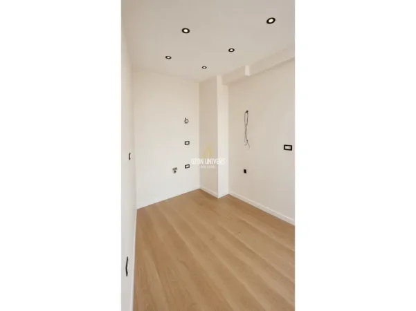 Tirane, shitet apartament 1+1+Ballkon Kati 8, 70 m² 120.000 € (Astir)