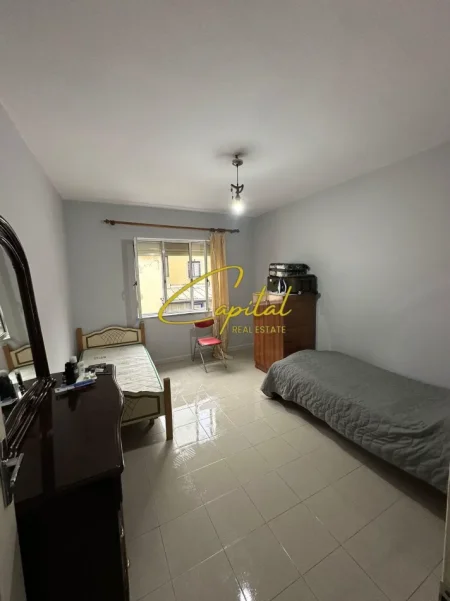 Tirane, jepet me qera apartament 2+1 Kati 4, 80 m² 500 € (QENDER)
