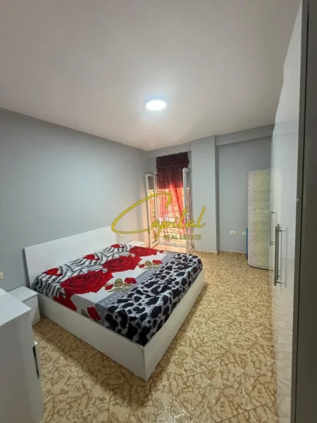 Tirane, jepet me qera apartament 1+1 Kati 3, 76 m² 450 € (KOMUNA E PARISIT)