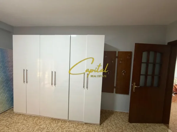 Tirane, jepet me qera apartament 1+1 Kati 3, 76 m² 450 € (KOMUNA E PARISIT)