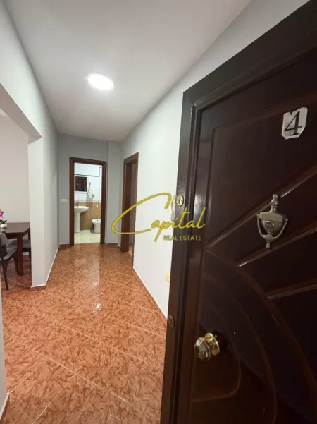 Tirane, jepet me qera apartament 1+1 Kati 3, 76 m² 450 € (KOMUNA E PARISIT)
