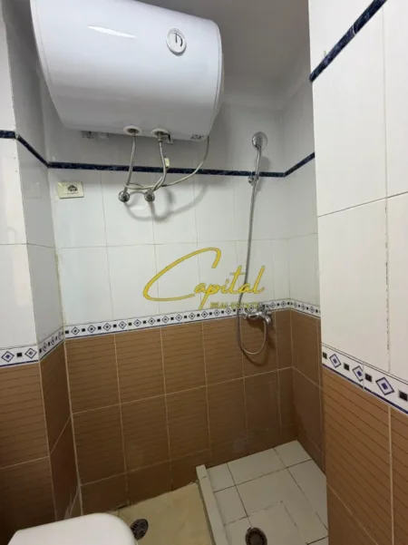 Tirane, jepet me qera apartament 1+1 Kati 3, 76 m² 450 € (KOMUNA E PARISIT)