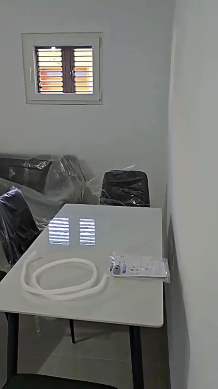 Tirane, jepet me qera apartament 1+1 Kati 1, 55 m² 400 € (Allias)