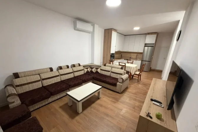 Tirane, jepet me qera apartament 2+1 Kati 1, 90 m² 400 € (Shkozë)