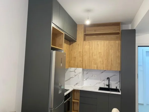 Tirane, jepet me qera apartament 1+1 Kati 5, 45 m² 350 € (Mangalem 21)