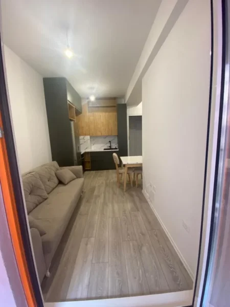 Tirane, jepet me qera apartament 1+1 Kati 5, 45 m² 350 € (Mangalem 21)
