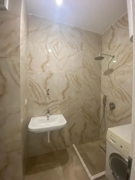 Tirane, jepet me qera apartament 1+1 Kati 5, 45 m² 350 € (Mangalem 21)