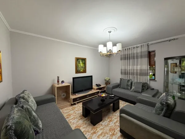 Tirane, shitet apartament 2+1 Kati 2, 132 m² 203.000 € (21 Dhjetori)