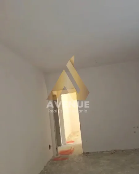 Tirane, shitet apartament 1+1+Ballkon Kati 1, 67 m² 55.000 € (Rruga Demokracia)
