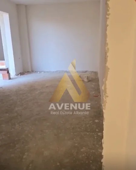 Tirane, shitet apartament 1+1+Ballkon Kati 1, 67 m² 55.000 € (Rruga Demokracia)