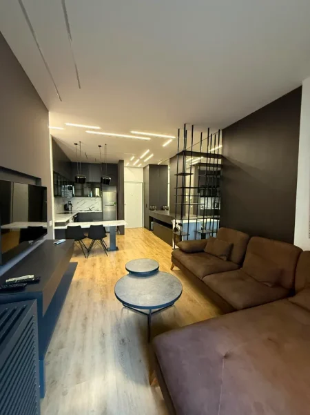 Tirane, shitet apartament 2+1 Kati 1, 105 m² 380.000 € (Rruga e Kosovareve)