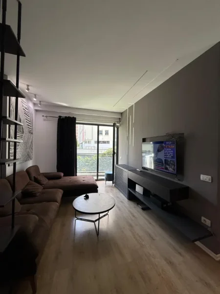Tirane, shitet apartament 2+1 Kati 1, 105 m² 380.000 € (Rruga e Kosovareve)