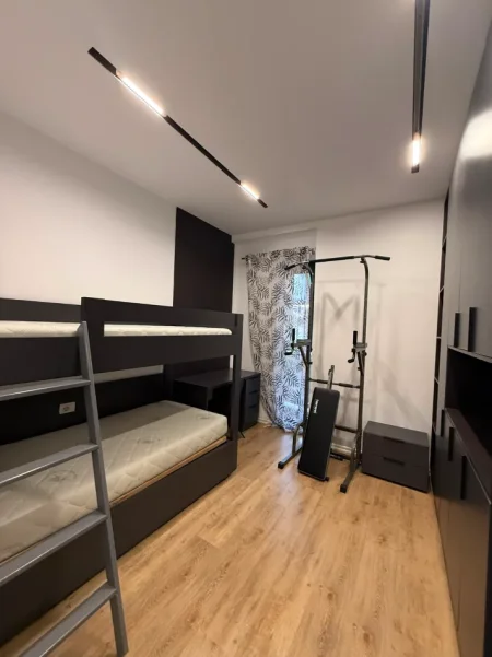 Tirane, shitet apartament 2+1 Kati 1, 105 m² 380.000 € (Rruga e Kosovareve)