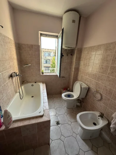Tirane, shitet apartament 1+1+Ballkon Kati 5, 56 m² 125.000 € (Ish Pirro Mani)