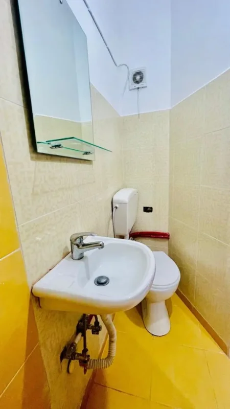 Tirane, jepet me qera apartament Studio Kati 3, 28 m² 330 € (Vilat Amerikane)