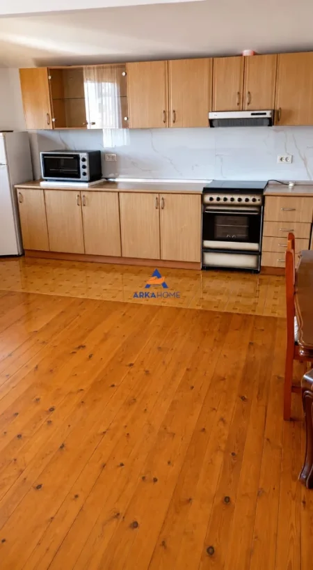 Tirane, jepet me qera apartament 2+1+Ballkon Kati 4, 100 m² 482 € 