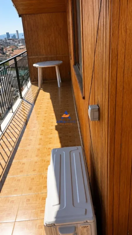 Tirane, jepet me qera apartament 2+1+Ballkon Kati 4, 100 m² 482 € 