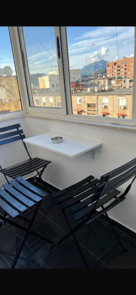 Tirane, jepet me qera apartament 1+1 Kati 5, 55 m² 530 € (PORCELAN)