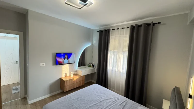 Tirane, shitet apartament 2+1+Ballkon Kati 6, 82 m² 119.000 € (Bulevardi Donald Trump)