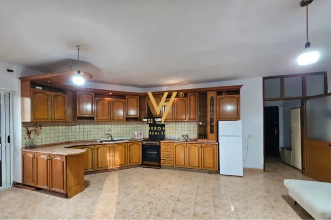 Tirane, jepet me qera apartament 2+1+Ballkon Kati 9, 100 m² 570 € (RRUGA DRITAN HOXHA)