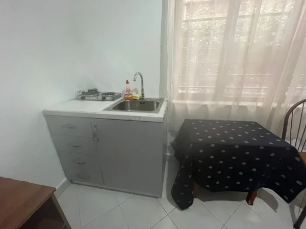Tirane, jepet me qera apartament garsoniere Kati 3, 28 m² 270 € (Vilat Amerikane)