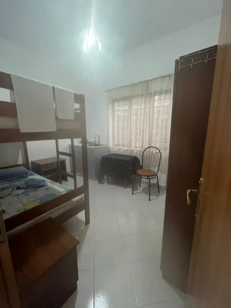Tirane, jepet me qera apartament garsoniere Kati 3, 28 m² 270 € (Vilat Amerikane)