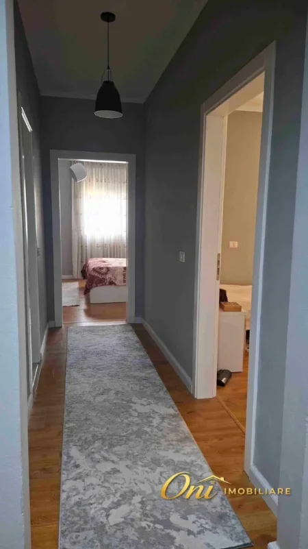 Tirane, jepet me qera apartament 2+1 Kati 3, 120 m² 750 € (DON BOSKO)