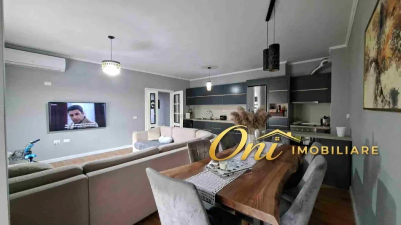 Tirane, jepet me qera apartament 2+1 Kati 3, 120 m² 750 € (DON BOSKO)