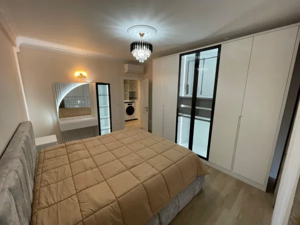 Tirane, jepet me qera apartament 2+1+Ballkon Kati 3, 112 m² 1.200 € (Liqeni i Thate)