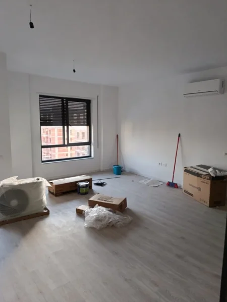 Tirane, jepet me qera apartament 2+1 Kati 7, 100 m² 500 € (Rruga 5 Maji)