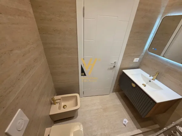 Tirane, jepet me qera apartament 1+1+Ballkon Kati 2, 55 m² 770 € (BLLOK)