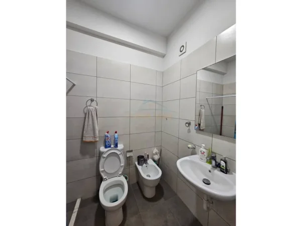 Tirane, shitet apartament 2+1 Kati 7, 97 m² 170.000 € (Ali Demi)
