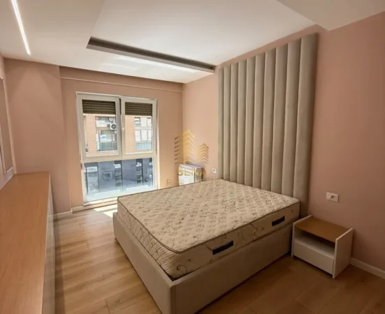 Tirane, shitet apartament 2+1+Ballkon Kati 1, 128 m² 270.400 € (Xhamllik)