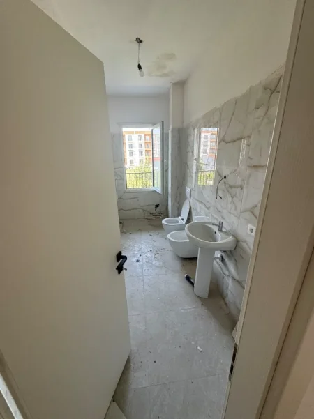 Tirane, shitet apartament 2+1 Kati 2, 111 m² 107.000 € (INSTITUT)
