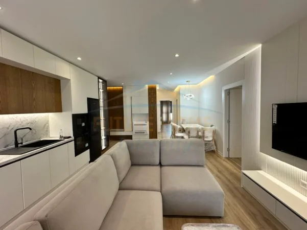 Tirane, jepet me qera apartament 2+1 Kati 7, (BULEVARDI I RI)