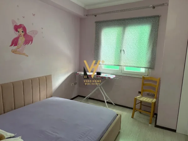 Tirane, jepet me qera apartament 2+1+Ballkon Kati 4, 95 m² 770 € (KOMUNA E PARISIT)