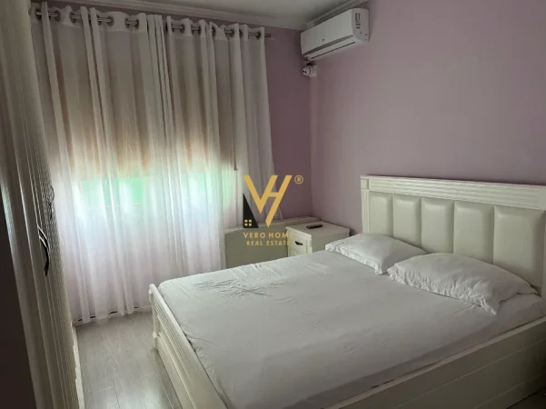 Tirane, jepet me qera apartament 2+1+Ballkon Kati 4, 95 m² 770 € (KOMUNA E PARISIT)