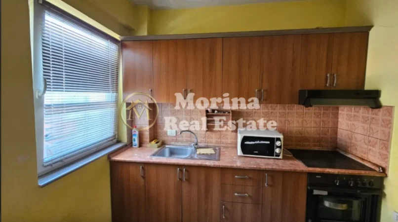 Tirane, jepet me qera apartament 1+1 Kati 5, 110 m² 450 € (Bulevardi i Ri)